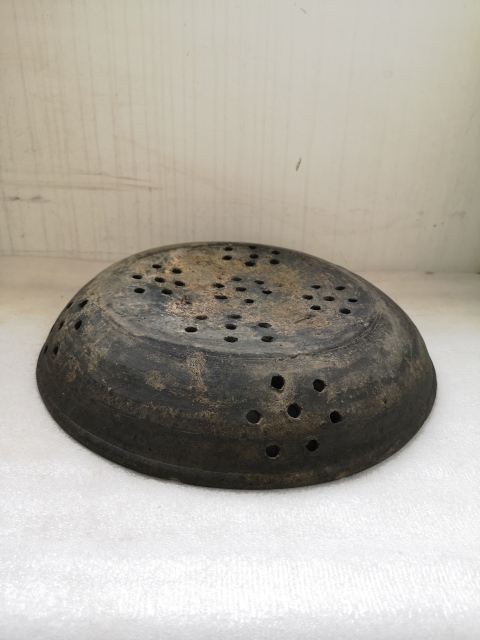 古玩陶瓷地方窯口黑陶漏盆拍賣(mài),當(dāng)前價(jià)格450元