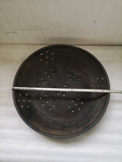 古玩陶瓷地方窯口黑陶漏盆拍賣(mài),當(dāng)前價(jià)格450元