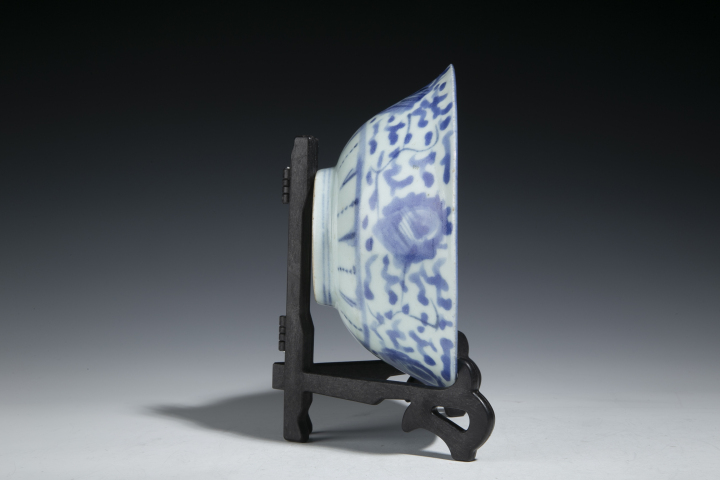 古玩陶瓷清中?青花花卉紋碗拍賣，當前價格1300元