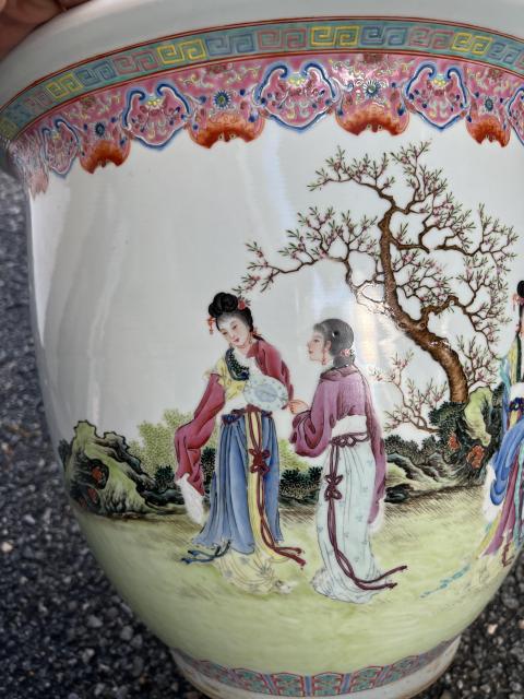 古玩陶瓷民國晚或建國初粉彩仕女汶花盆拍賣,當(dāng)前價格48000元