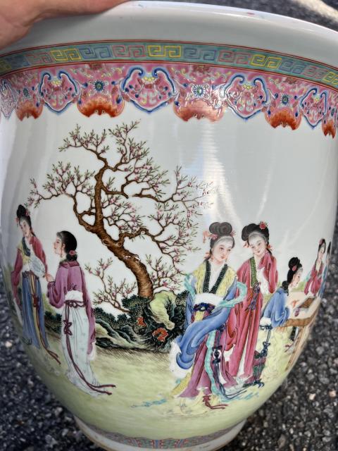 古玩陶瓷民國晚或建國初粉彩仕女汶花盆拍賣,當(dāng)前價格48000元