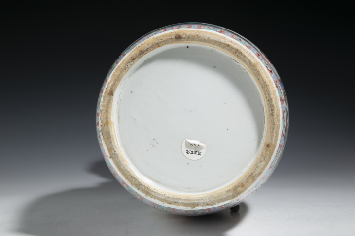 古玩陶瓷清晚·粉彩開窗人物花口瓶拍賣，當前價格3850元