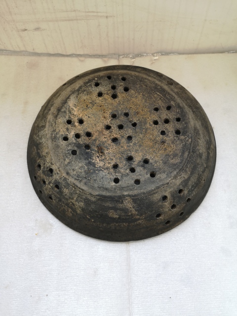 古玩陶瓷地方窯口黑陶漏盆拍賣(mài),當(dāng)前價(jià)格450元