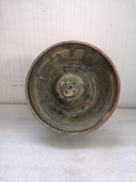 古玩陶瓷越窯系青瓷鏤空香器拍賣，當(dāng)前價格980元