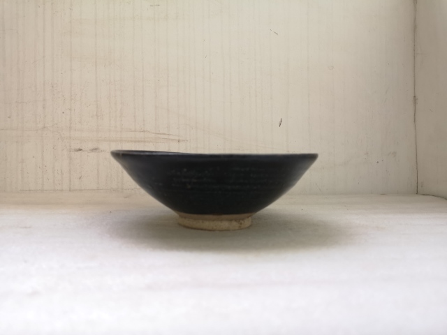 古玩陶瓷磁州窯窯變黑釉大碗拍賣,當前價格680元