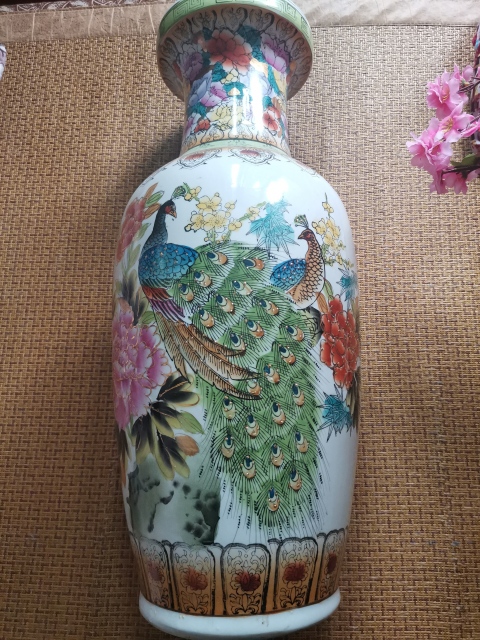 古玩陶瓷花鳥盤口瓶拍賣，當前價格560元