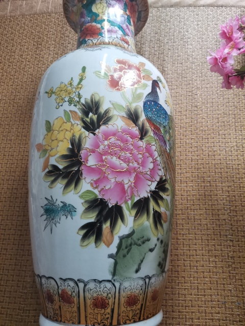 古玩陶瓷花鳥盤口瓶拍賣，當前價格560元
