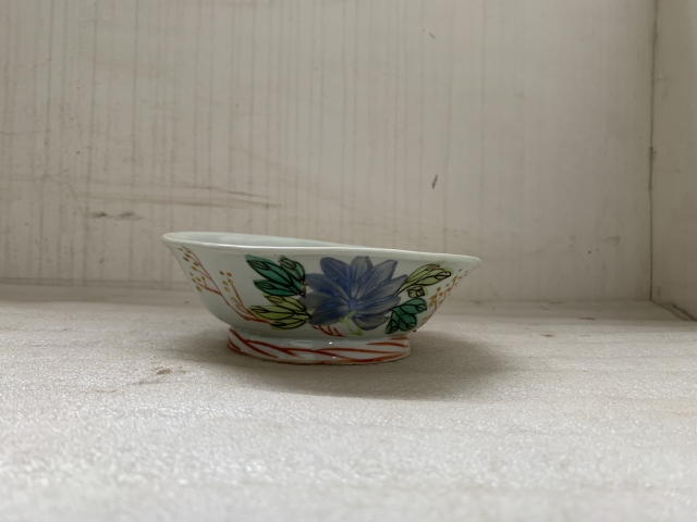 古玩陶瓷粉彩花卉紋葵口碗拍賣,當前價格220元