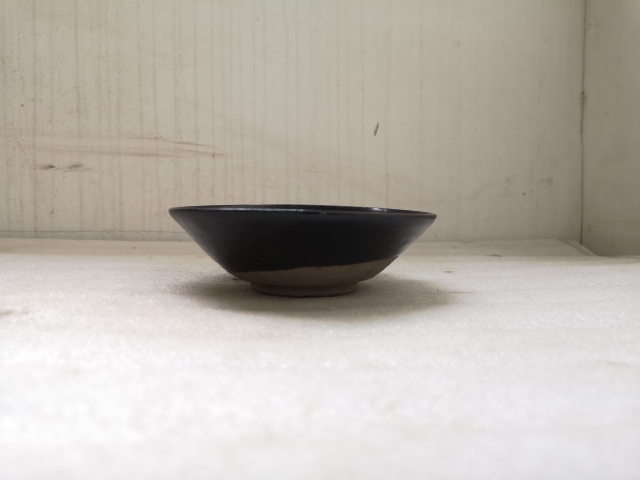 古玩陶瓷磁州窯醬釉碗拍賣，當前價格198元