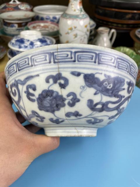 古玩陶瓷明嘉靖 (二級官)青花云龍紋碗拍賣,當前價格2700元