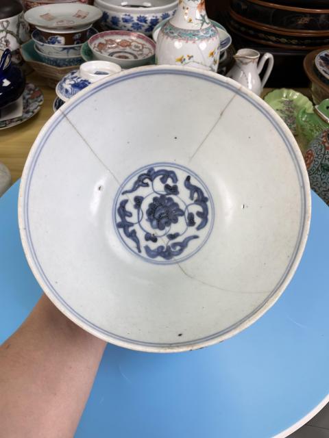 古玩陶瓷明嘉靖 (二級官)青花云龍紋碗拍賣,當前價格2700元