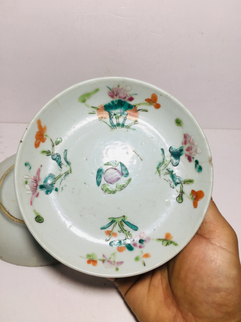 古玩陶瓷粉彩四季花卉紋盤拍賣,當前價格0元