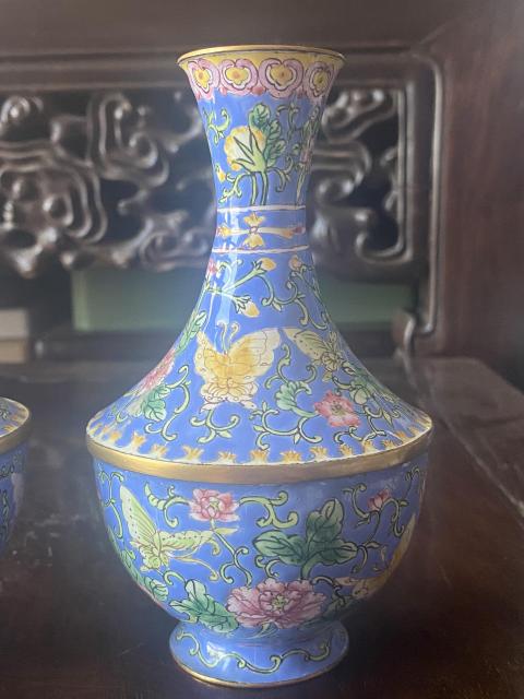 古玩雜項民國左右銅胎琺瑯彩銅瓶拍賣,當前價格1800元