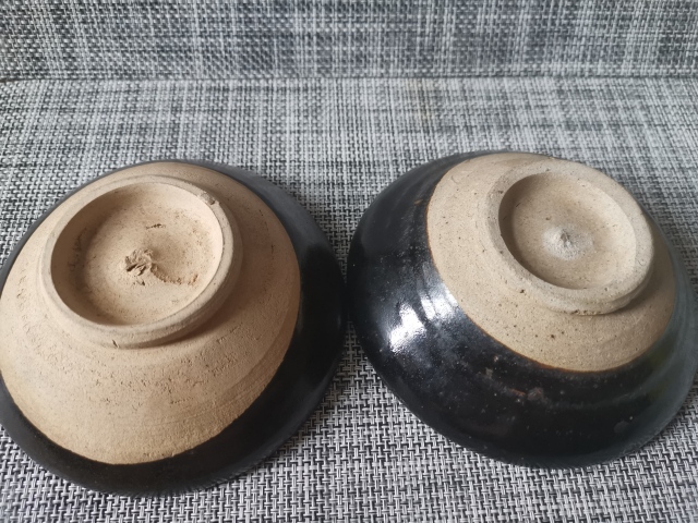 古玩陶瓷元代,磁州窯醬釉碗一對拍賣,當前價格1666元