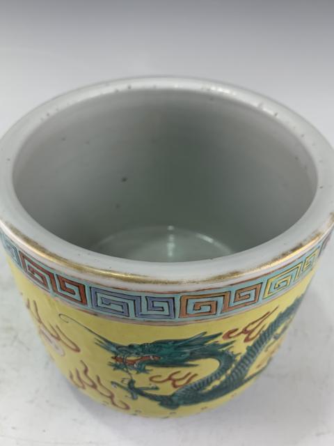 古玩陶瓷民國·黃地五彩雙龍戲珠紋香爐拍賣，當前價格6600元