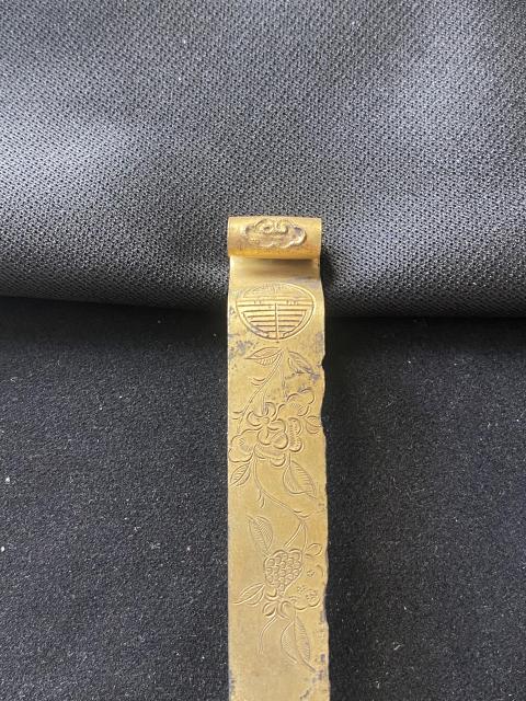 古玩雜項銀鎏金扁方拍賣，當(dāng)前價格900元
