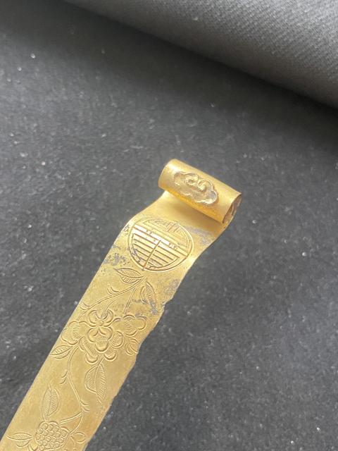 古玩雜項銀鎏金扁方拍賣，當(dāng)前價格900元