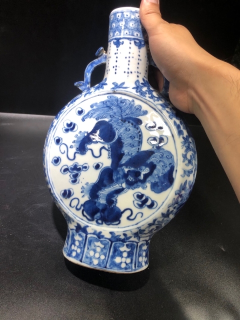 古玩陶瓷(新年放漏中)晚清-光緒-青花獅紋-抱月瓶拍賣,當前價格8668元