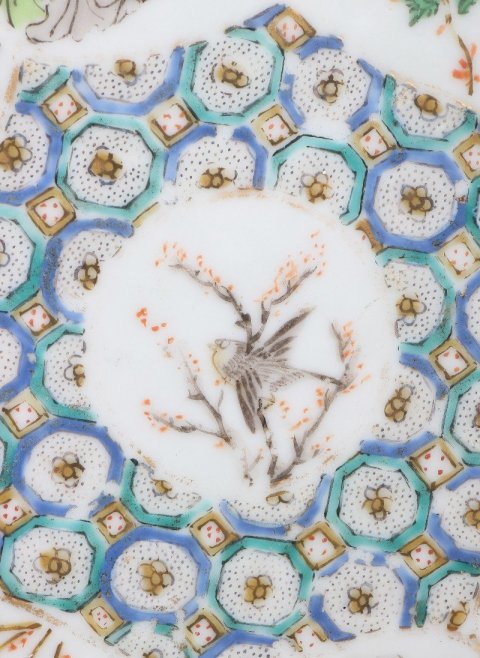 古玩陶瓷6234】清咸豐  五彩花鳥人物故事圖花口盤拍賣，當前價格4500元