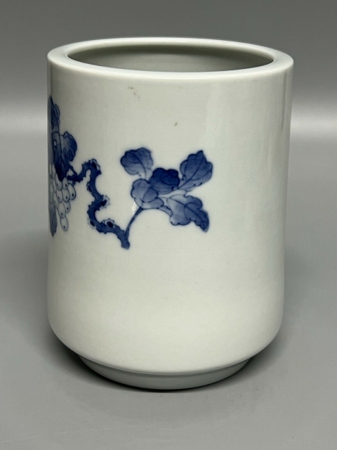 古玩陶瓷567 景德鎮(zhèn)陶瓷研究所青花筆筒拍賣,當前價格22000元