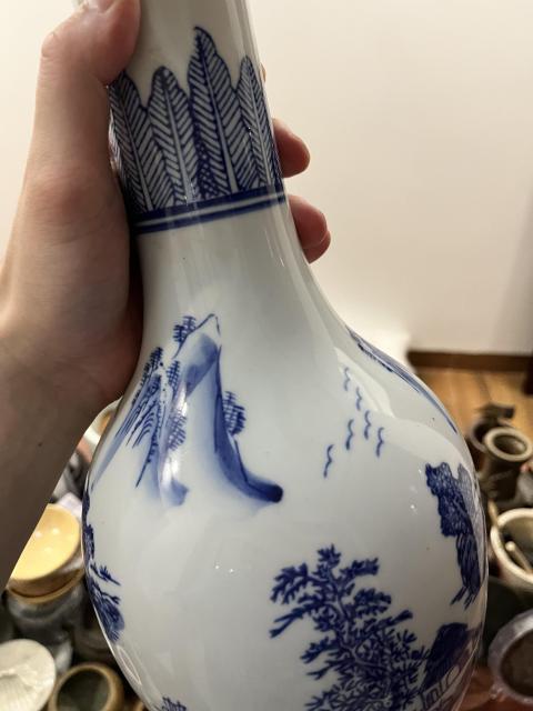 古玩陶瓷山水紋青花瓶拍賣,當前價格399元