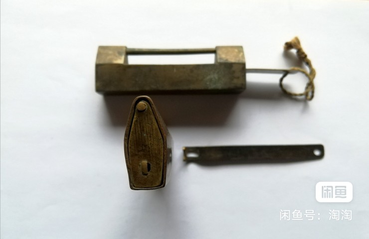 古玩銅器民國銅鎖拍賣,當(dāng)前價(jià)格1元