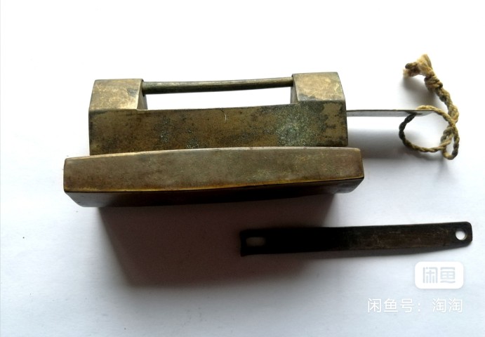 古玩銅器民國銅鎖拍賣,當(dāng)前價(jià)格1元