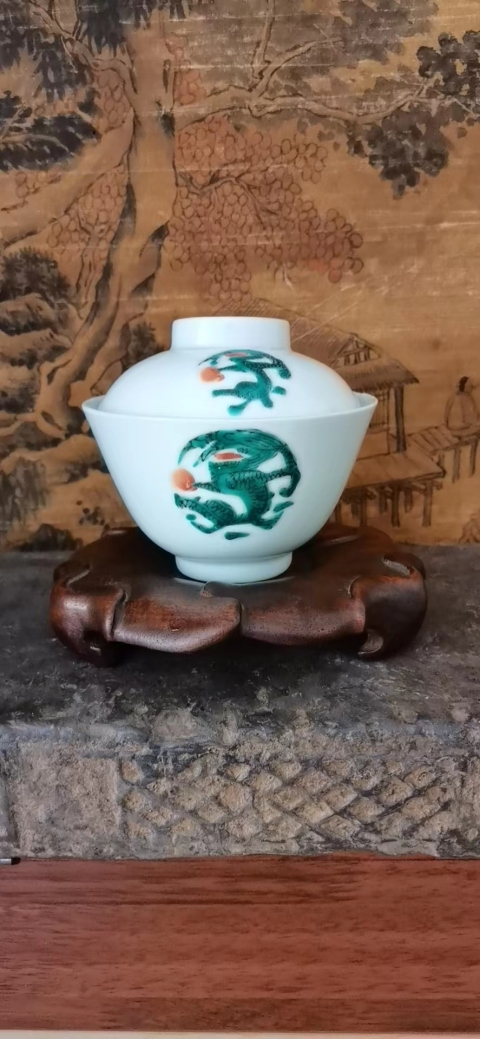 古玩陶瓷一套團龍紋蓋杯拍賣,當前價格1800元