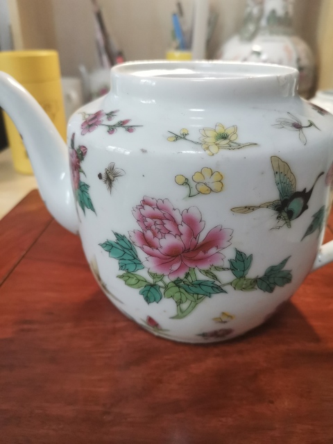 古玩陶瓷花蝶紋執壺拍賣，當前價格480元