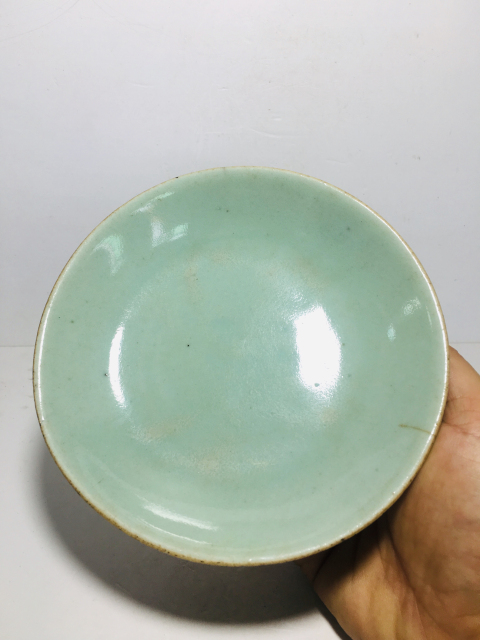 古玩陶瓷(清中期)豆青釉盤拍賣,當前價格0元