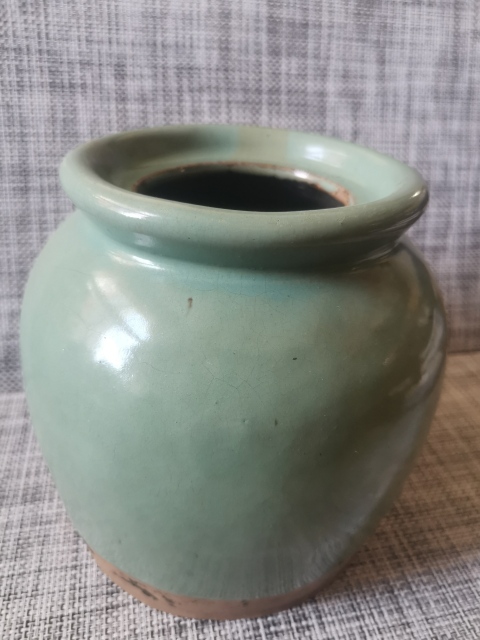 古玩陶瓷清末,宜興窯,綠釉唇口罐拍賣,當前價格777元