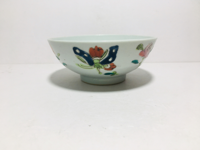 古玩陶瓷(晚清)粉彩蝴蝶四季花卉紋碗拍賣,當前價格0元