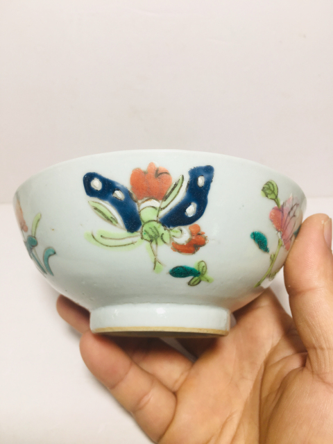 古玩陶瓷(晚清)粉彩蝴蝶四季花卉紋碗拍賣,當前價格0元