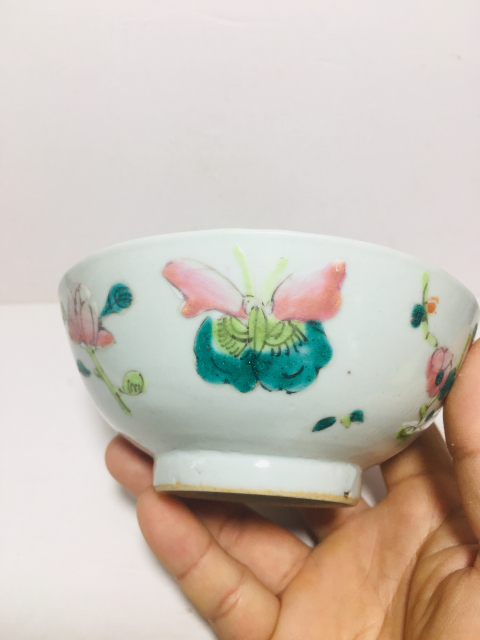 古玩陶瓷(晚清)粉彩蝴蝶四季花卉紋碗拍賣,當前價格0元