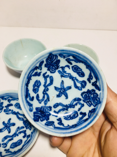 古玩陶瓷青花纏枝喜字花卉紋杯盤拍賣，當前價格0元