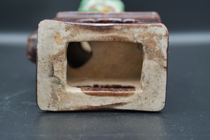 古玩陶瓷清晚期 素三彩瓷素獅子擺件拍賣，當前價格3000元