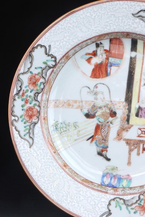 古玩陶瓷SJ-021】清雍正  粉彩鳳儀亭③國故事紋折沿盤拍賣，當(dāng)前價(jià)格30000元