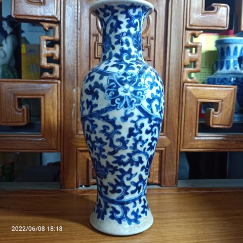 古玩陶瓷清代花卉紋青花觀音瓶拍賣,當(dāng)前價(jià)格1888元