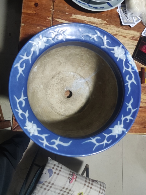 古玩陶瓷清中期藍釉堆白花卉紋花盆拍賣,當(dāng)前價格2688元