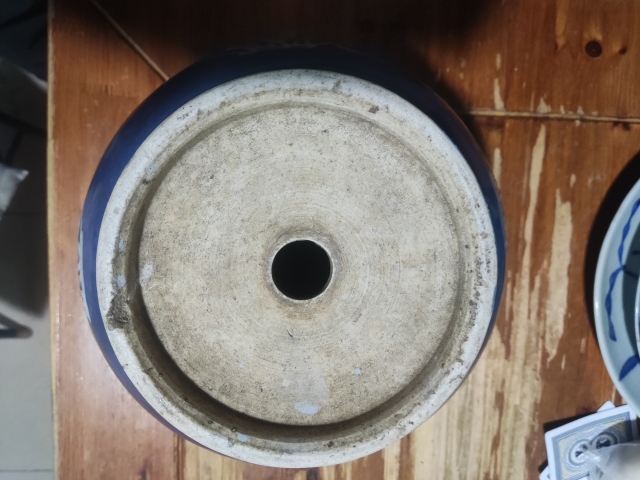 古玩陶瓷清中期藍釉堆白花卉紋花盆拍賣,當(dāng)前價格2688元