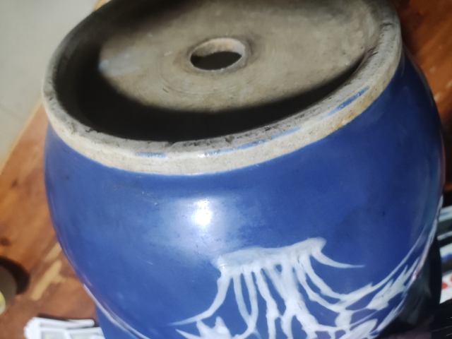 古玩陶瓷清中期藍釉堆白花卉紋花盆拍賣,當(dāng)前價格2688元