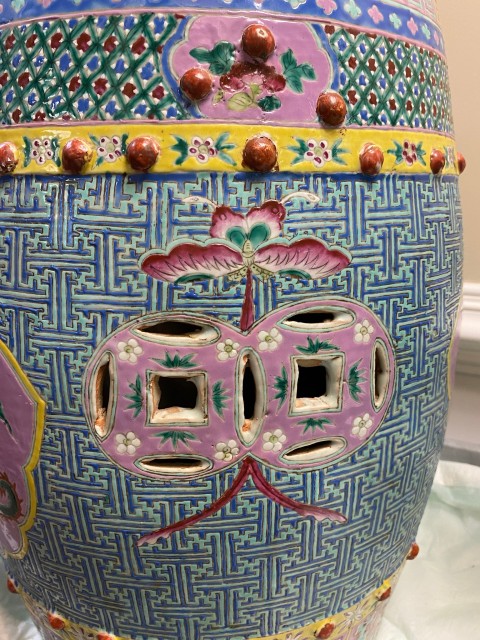 古玩陶瓷龍鳳紋繡蹲拍賣,當前價格18800元