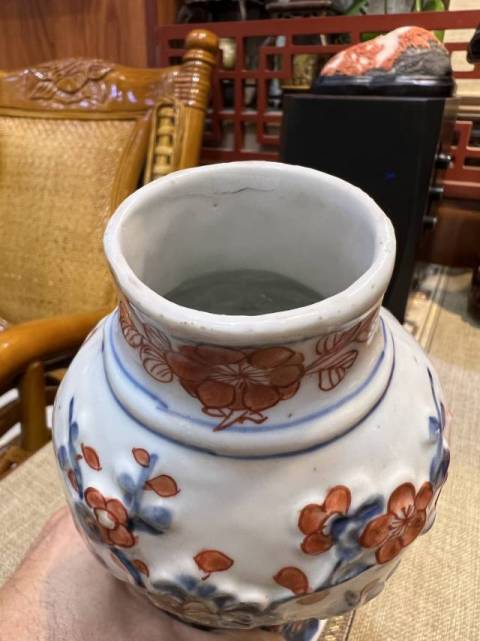 古玩陶瓷乾隆青花釩紅堆塑瓶拍賣，當前價格5899元