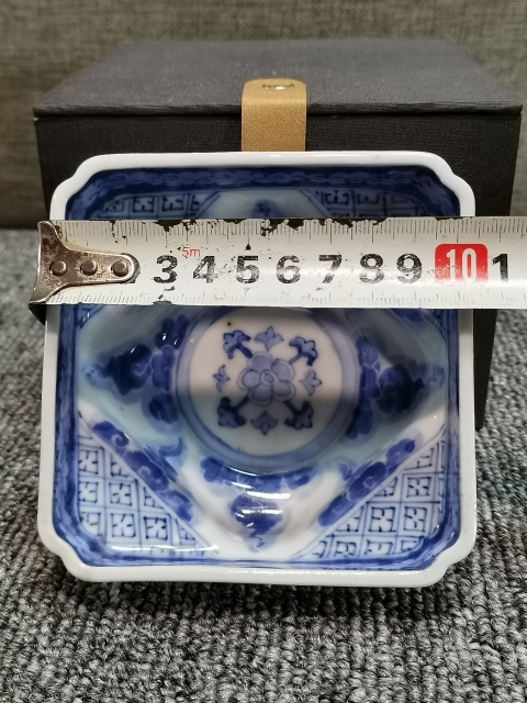 古玩陶瓷【少有四方深腹洗】民國青花花卉四方深腹洗拍賣，當(dāng)前價(jià)格880元