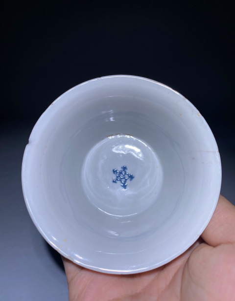 古玩陶瓷明代礬紅粉彩八寶花卉紋杯拍賣,當前價格8000000元