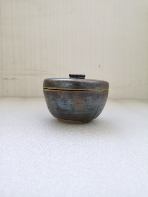 古玩陶瓷磁州窯紫金釉蓋罐拍賣,當前價格850元