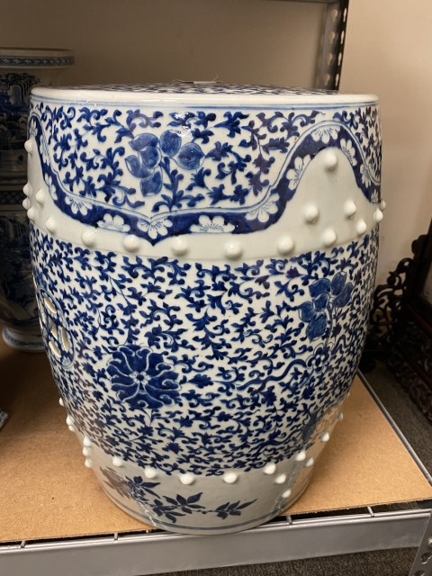 古玩陶瓷清乾隆(嘉慶,時期青花佛家八寶繡墩拍賣,當前價格52000元