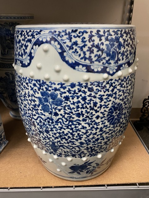 古玩陶瓷清乾隆(嘉慶,時期青花佛家八寶繡墩拍賣,當前價格52000元