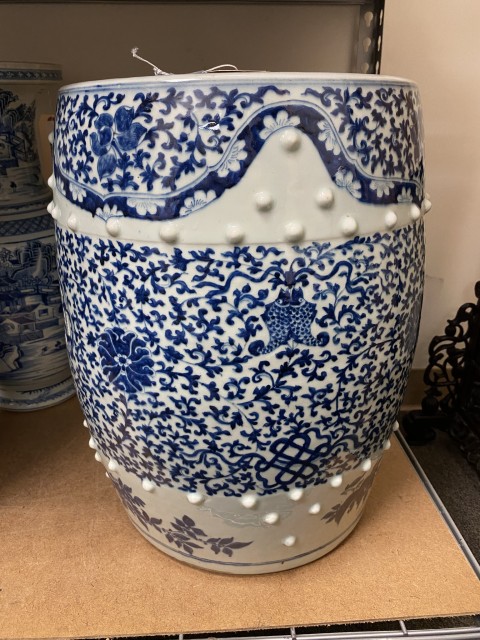 古玩陶瓷清乾隆(嘉慶,時期青花佛家八寶繡墩拍賣,當前價格52000元