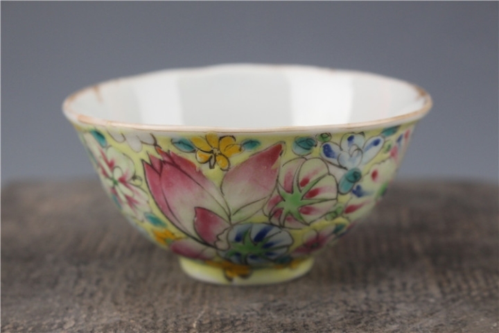 乾隆年製 中国美術 粉彩百花不落地/花詰 28cm 大皿 盛皿 乾隆年製 中国美術 粉彩百花不落地/花詰 28cm 大皿 盛皿